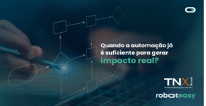 ilustração digital caneta marcando itens em tela de computador