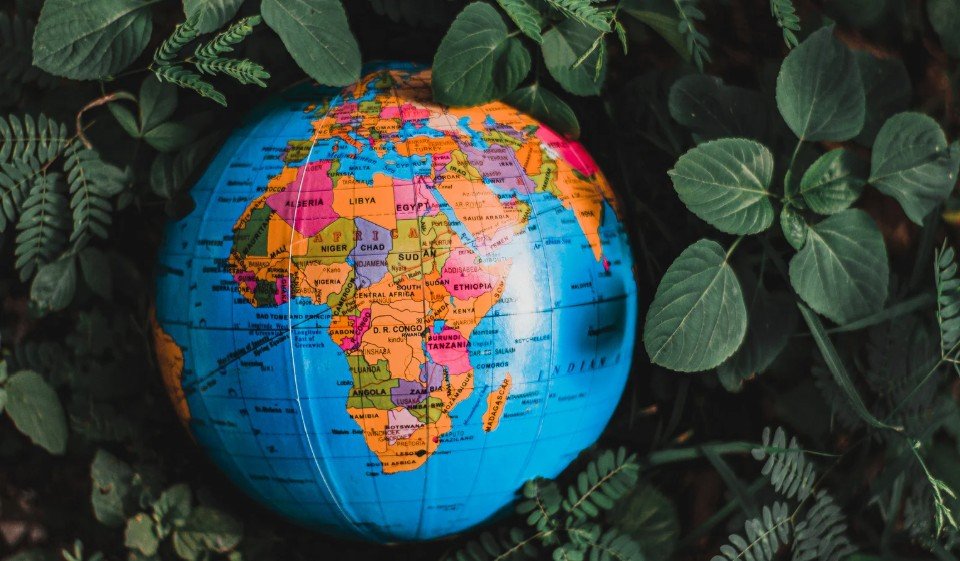 globo com mapas destaque para continente africano