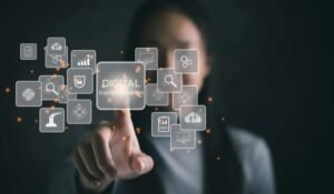 pessoa usando uma tela touch screen